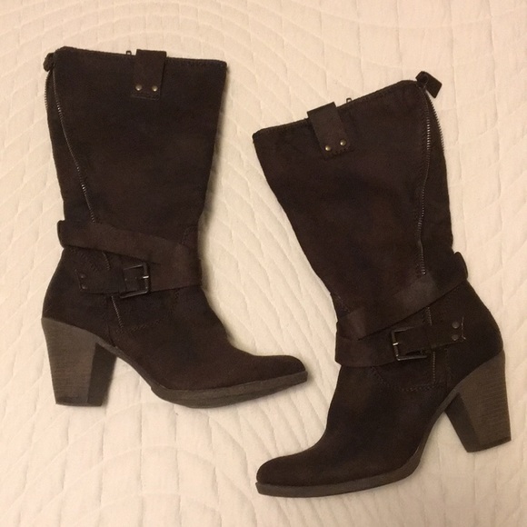 Zip Up Brown Heeled Boots - Picture 1 of 7